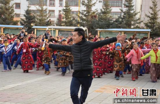 街舞进藏区:现代流行文化与民族特色元素相融