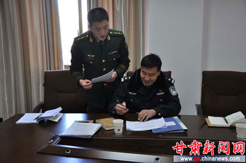 肃北县公安局考核组考核消防大队2014年度工