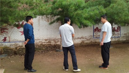 庄浪县开学季教师当安全员标本兼治维护校园